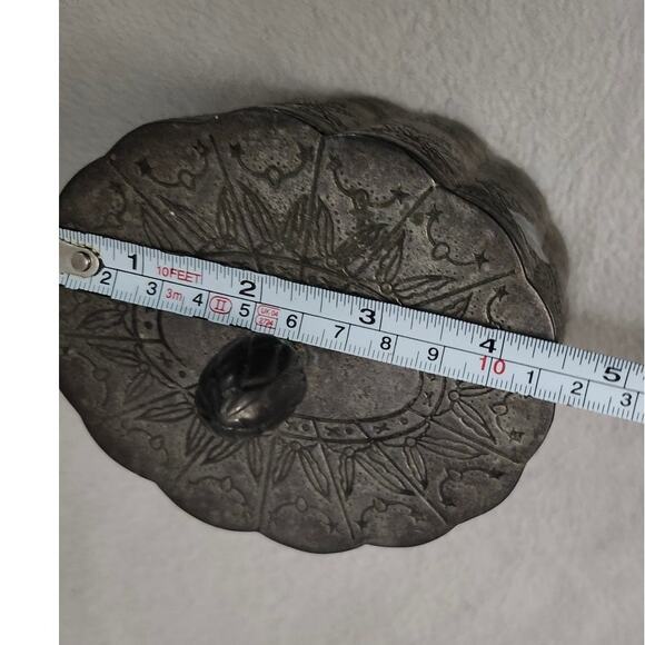 Vintage Metal Red Velvet Lined Lidded Vanity Jar Container Silver Etched - Picture 10 of 11